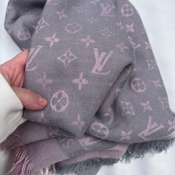 Louis Vuitton Accessories - Louis Vuitton monogram shawl in soft grey and blush pink tones
